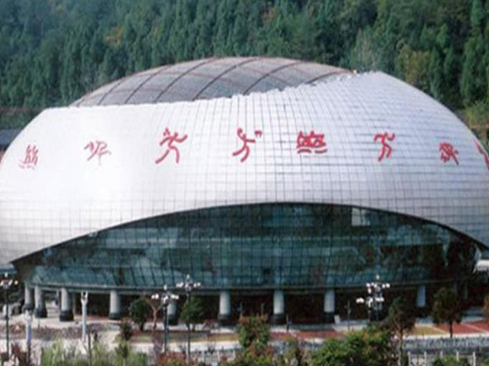 江西體育中心球形網架加工安裝